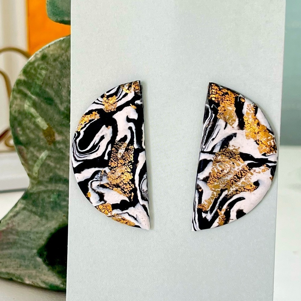 Half circle black & white marble earrings with golden details
